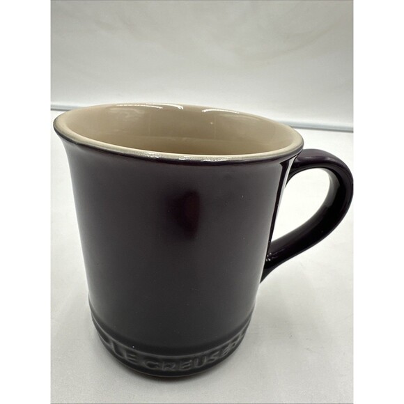 "Cassis" Purple 12 Oz LE CREUSET 4" Tall Straight Mug NWT Stoneware Coffee Cup - Picture 1 of 6